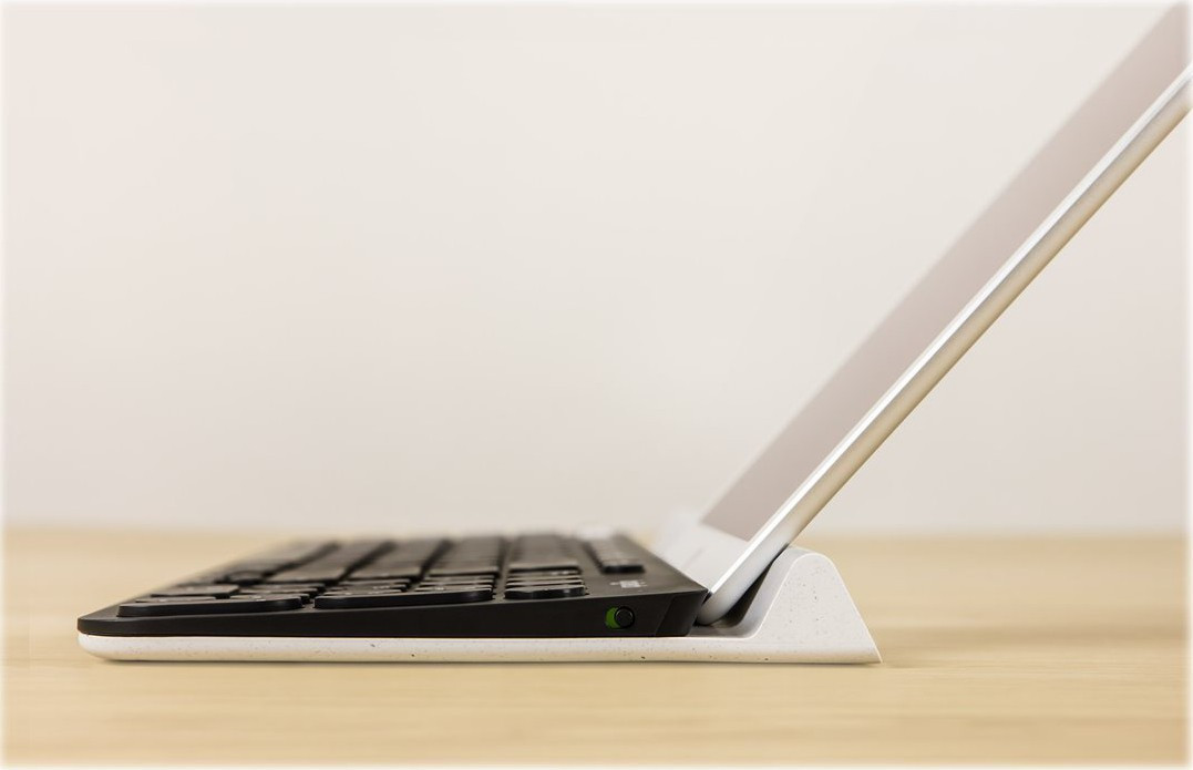 LOGI K780 Multi-Device BT Keyboard (UK)