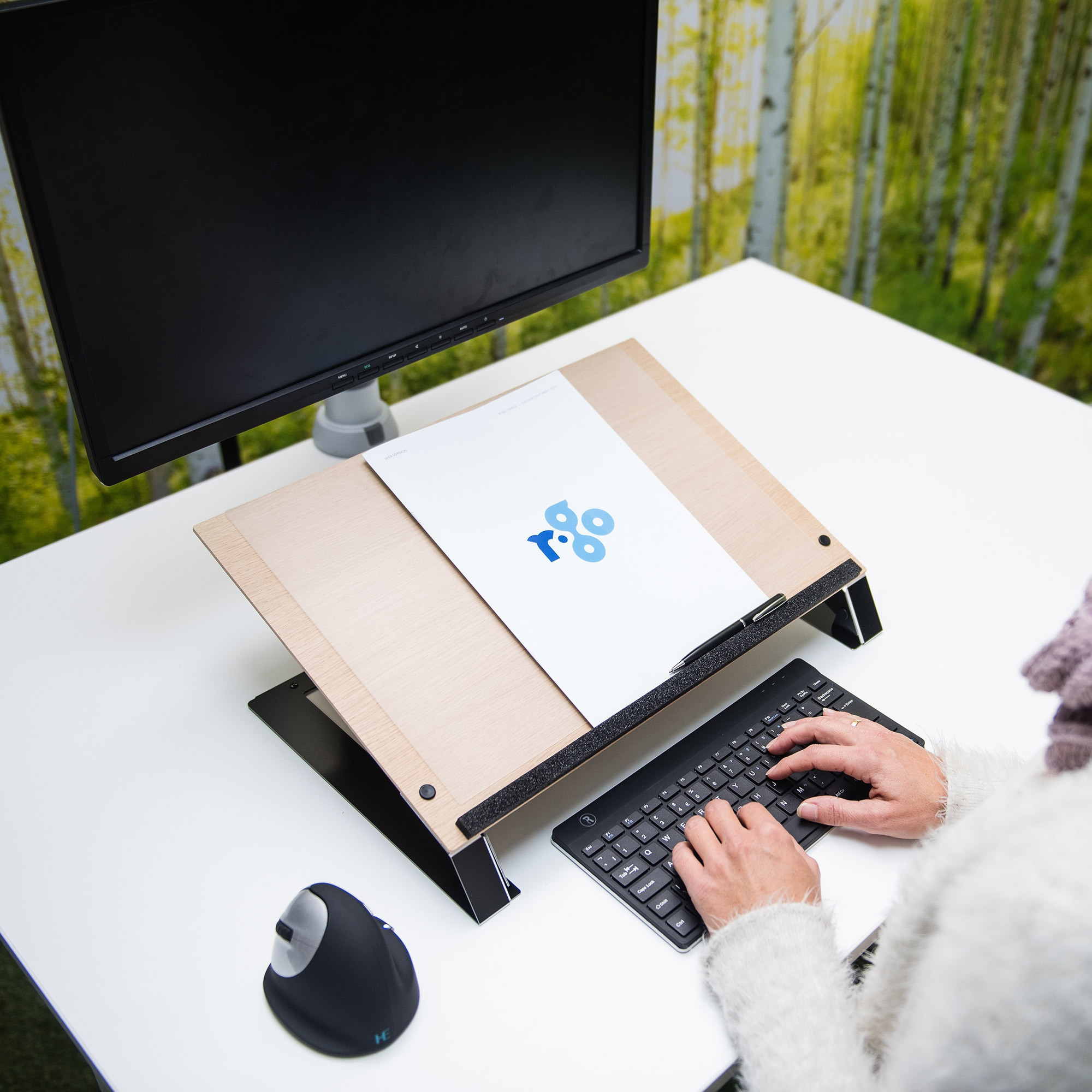 R-Go Read2Write Document holder, read and write, oak