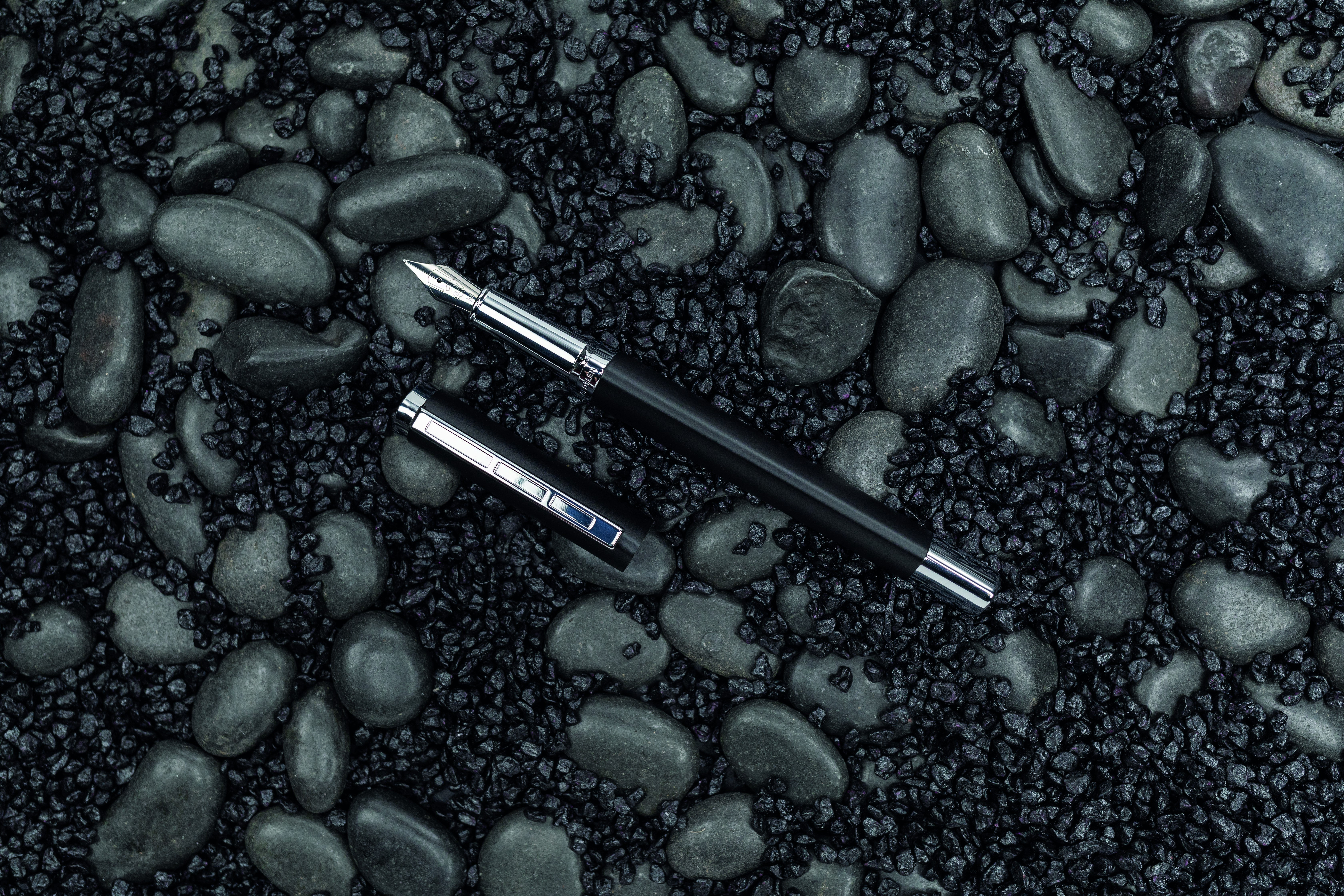 STAEDTLER Fyllepenn Triplus medium svart
