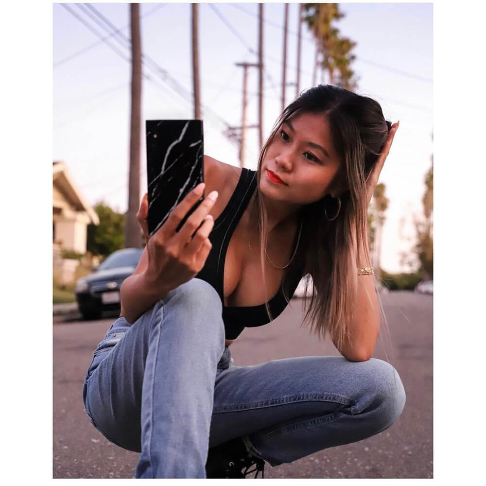 IDECOZ Mobildeksel Svart Marble iPhone XR