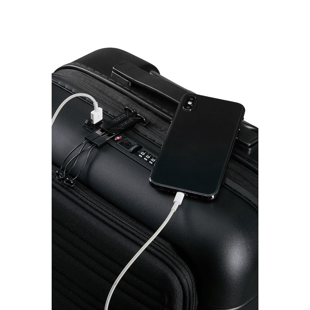 AMERICAN TOURISTER Nova Stream Spinner 55/20 Expand Smart Black
