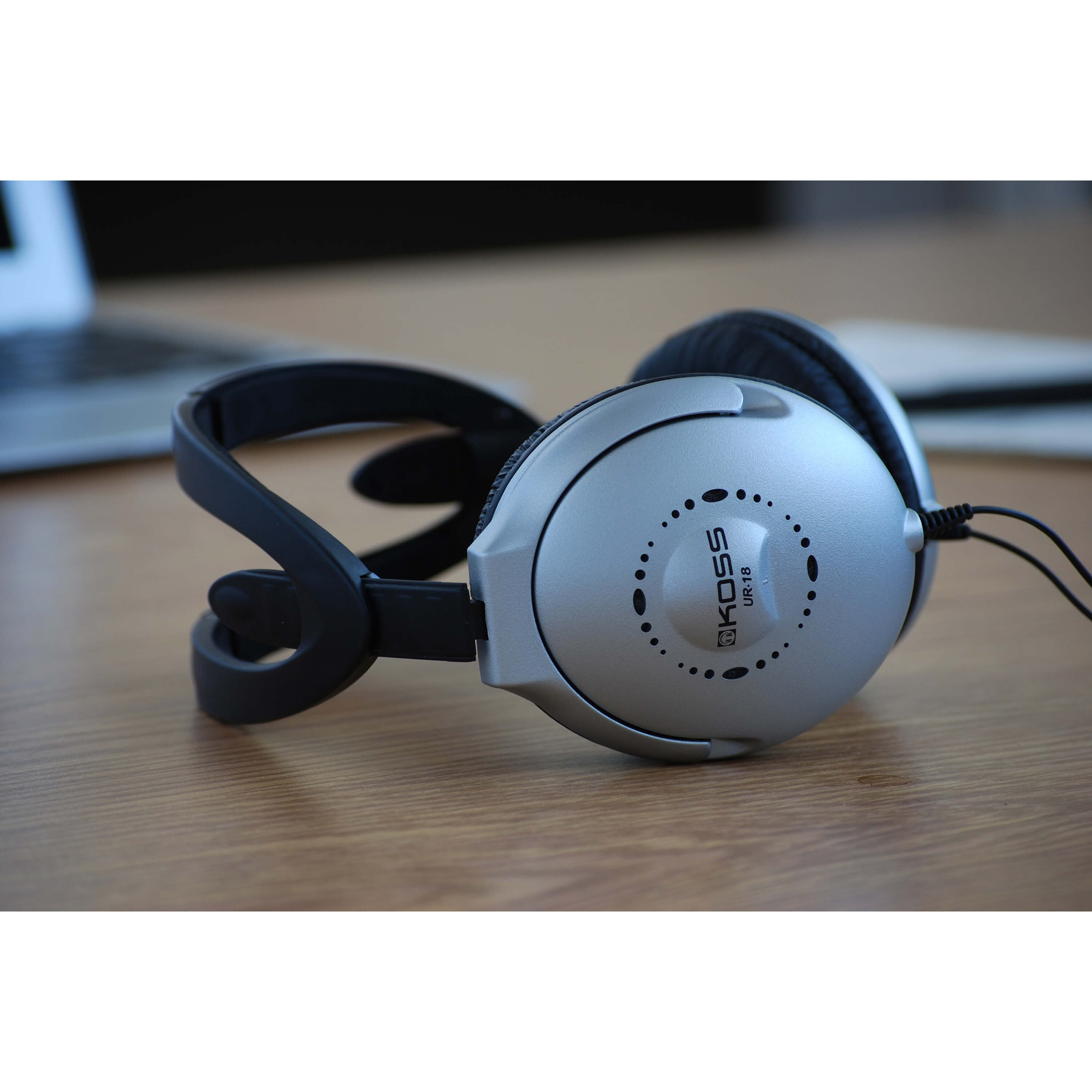 KOSS Hodetelefon UR18 Over-Ear Svart/Sølv