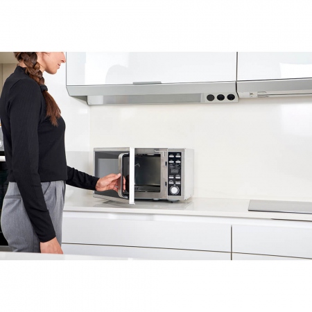 BLACK+DECKER Mikrobølgeovn Digital 25L 900W Svart