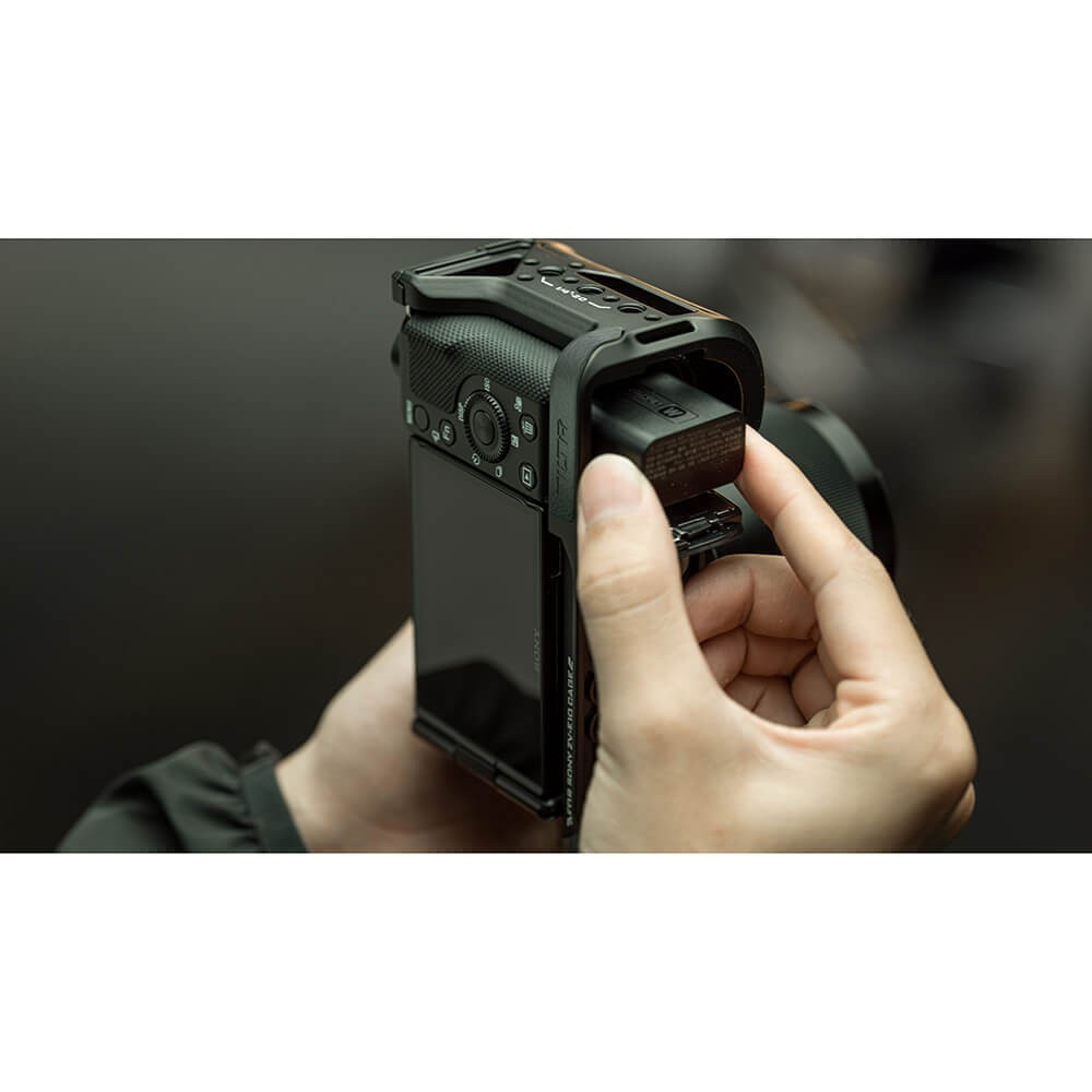 BildeTILTA L-Bracket Mounting Plate for Sony ZV-E10 - Black