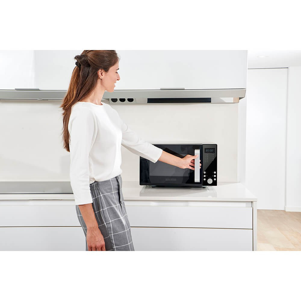 BLACK+DECKER Mikrobølgeovn Digital 23L 900W Svart