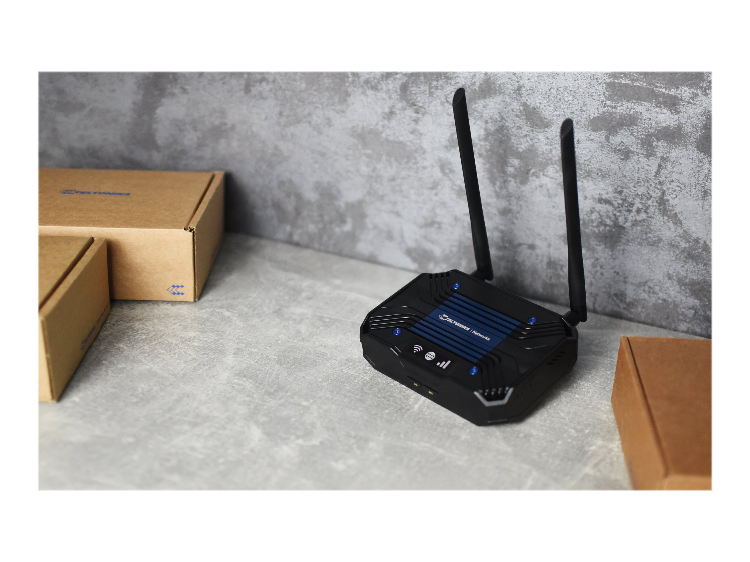 BildeTELTONIKA 4G ROUTER FOR HOME USER TCR100