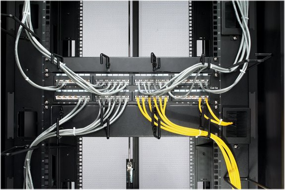 APC NetShelter SX 750mm Cable Ring Set