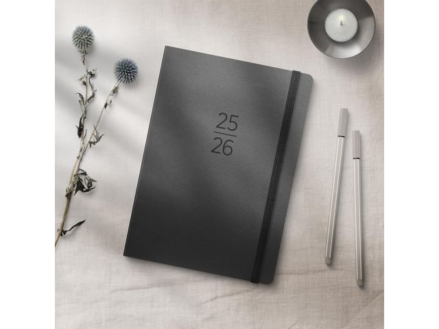 BildeStudentkalender Grieg A5 Myk 25/26 Sort