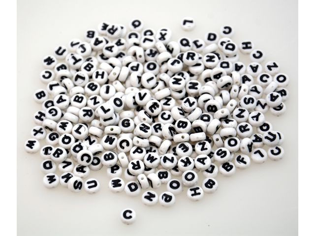 BildePlastperler Abc Rund Hvit Med Sort (500 stk)