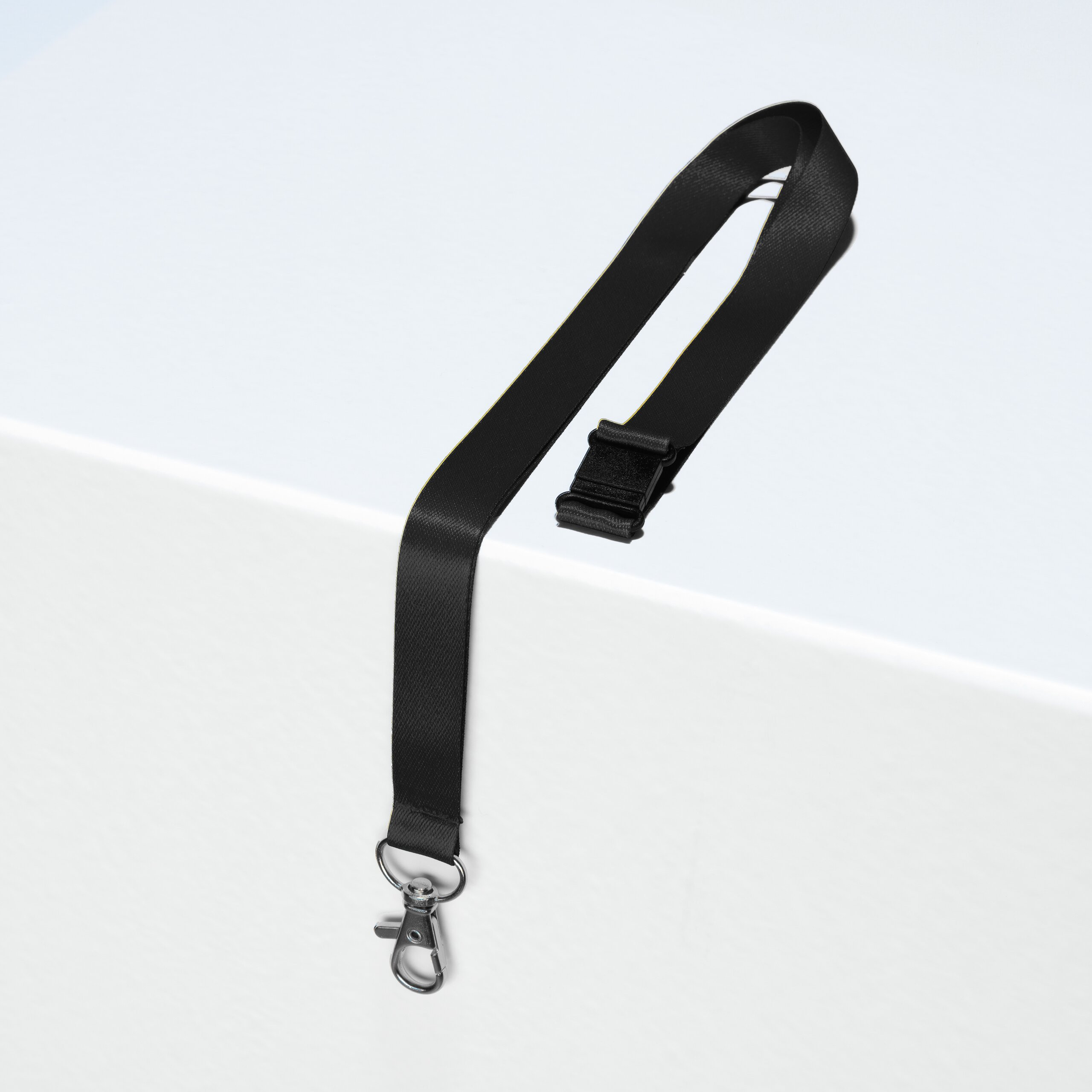 BildeAVERY 4842N Lanyard w/trigger clip recycled black (10)