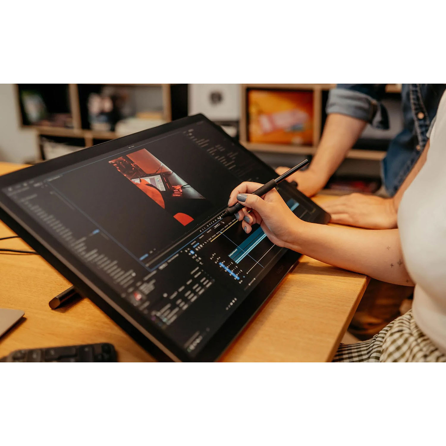 WACOM Cintiq (2025) 24 Creative Display / Mid