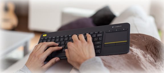 LOGI K400 Plus Touch Keyboard black (DE)