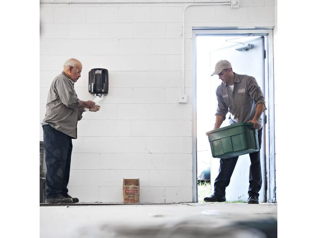 Dispenser Tork Senterrull W2 Rød/Sort