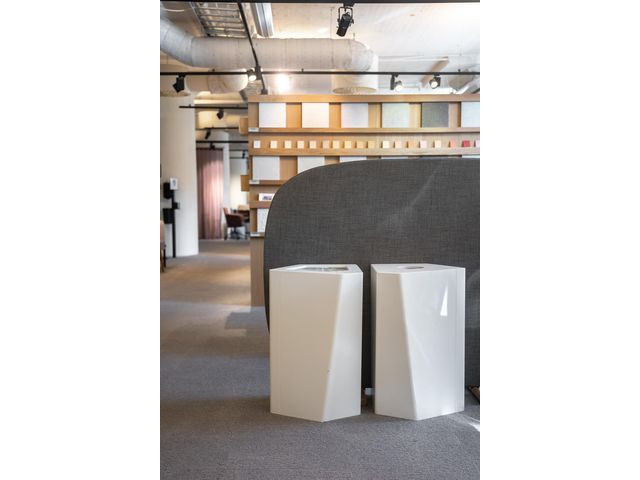 Avfallsbeholder Kite U. Lokk 70L Hvit