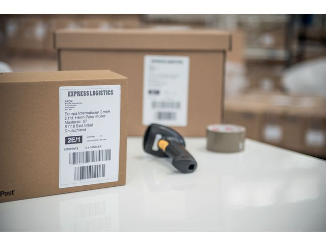 QL-1110NWBC Wireless shipping and barcode label printer