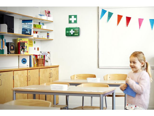 Skilt Cederroth Førstehjelpskors 20X20