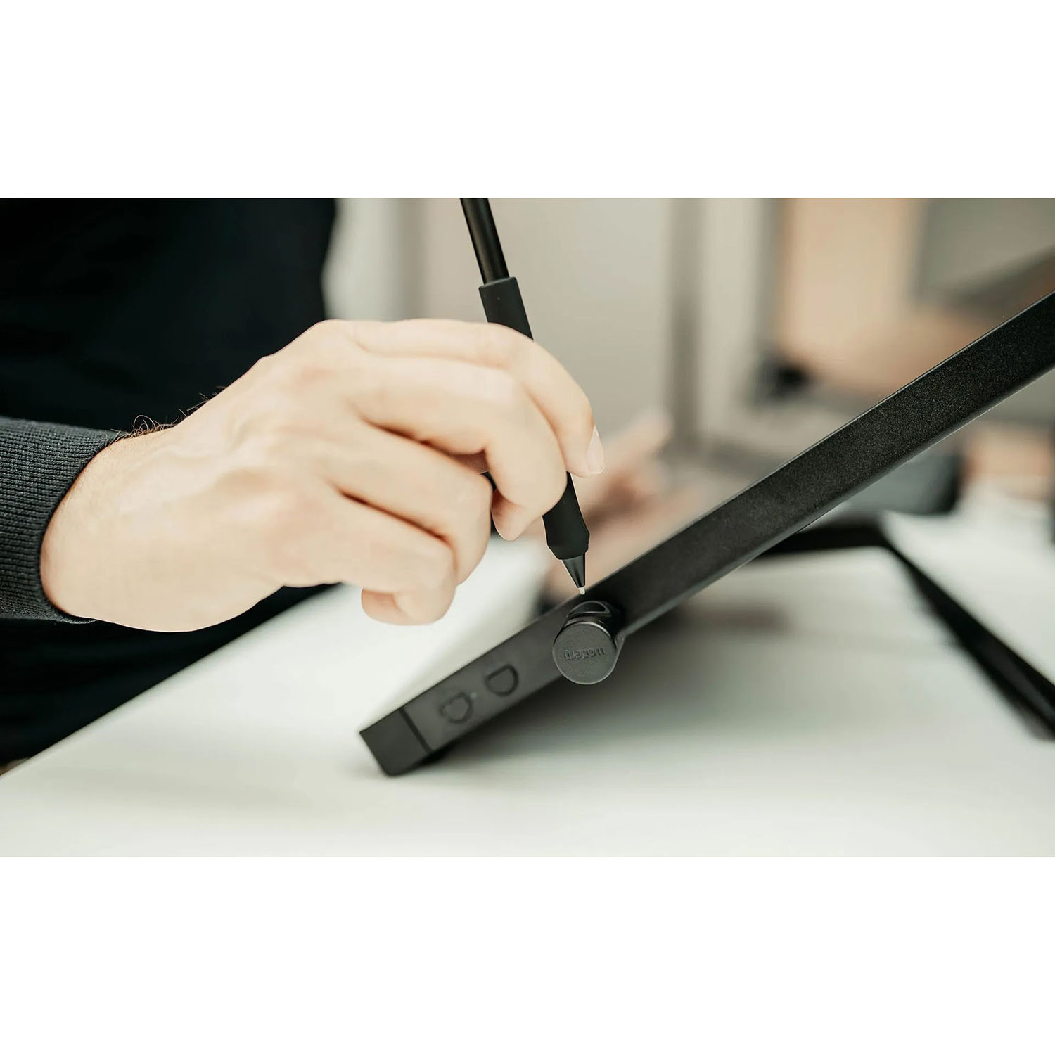 WACOM Cintiq (2025) 24 Touch Creative Display / Mid