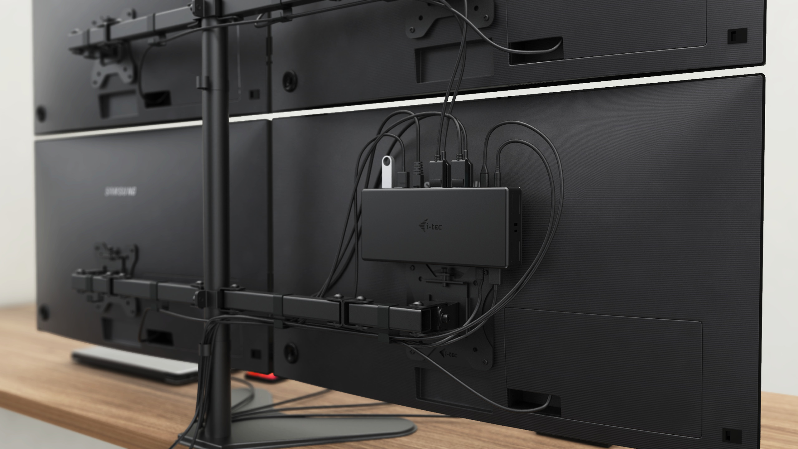 BildeUSB-C quattro dock 2xDP 2xHDMI 1xUSB-C 5xUSB-A GLAN 85W PD