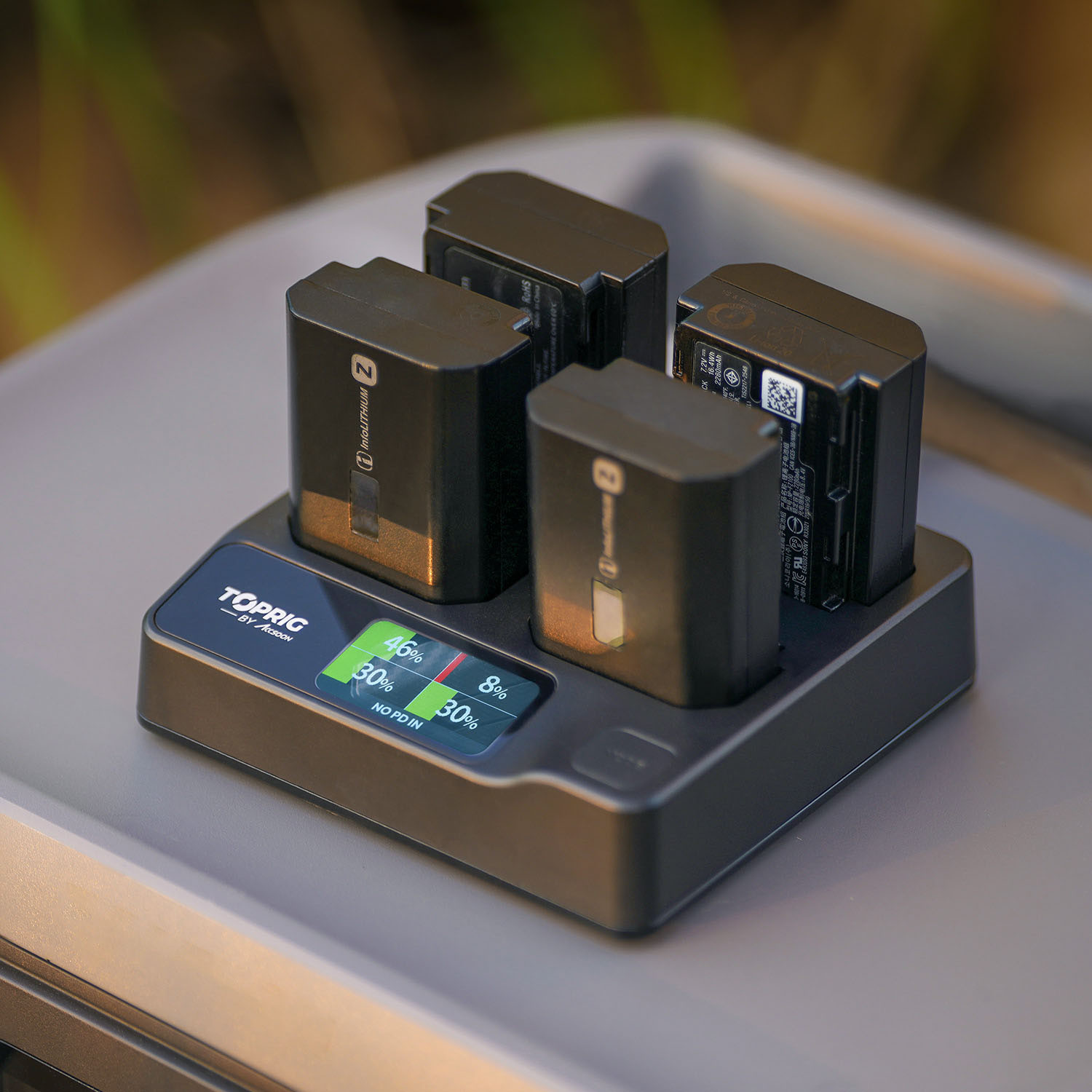 ACCSOON TopRig 100W 4-Bay NP-FZ100  Fast Charger