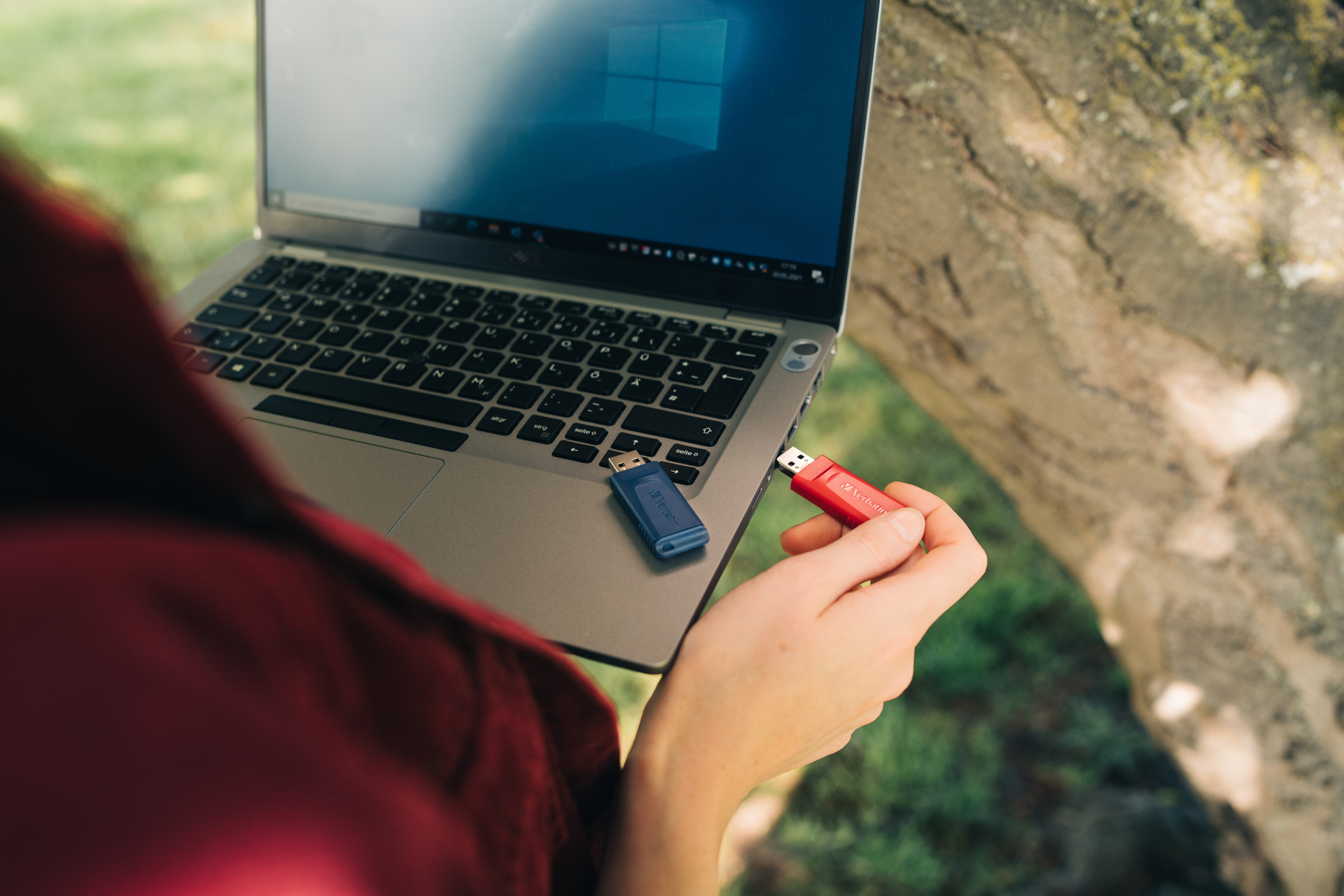 VERBATIM USB DRIVE 2.0 STORE ´N´ GO SLIDER 2 X 32GB (RED / B