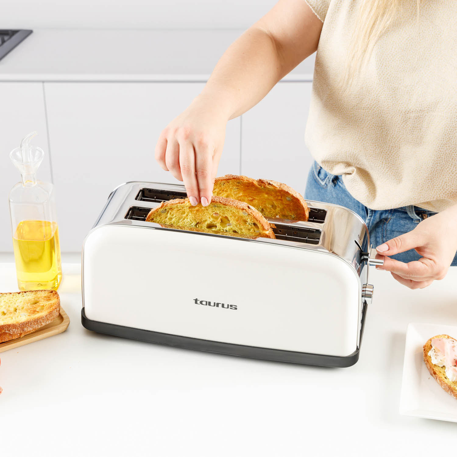 TAURUS Toaster Long Slot Vintage Cream