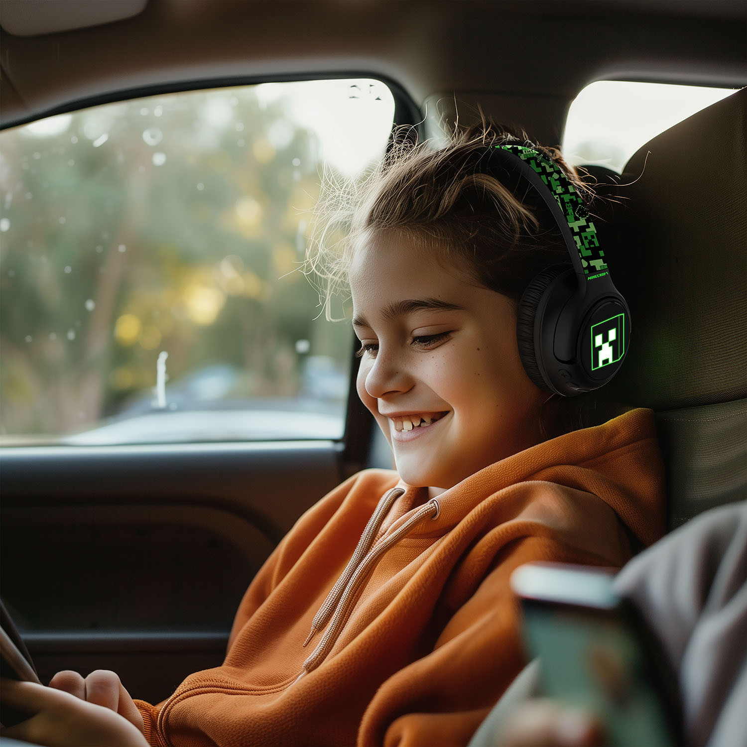 MINECRAFT Headphone Over-Ear Wireless LED Light Sharing Aux