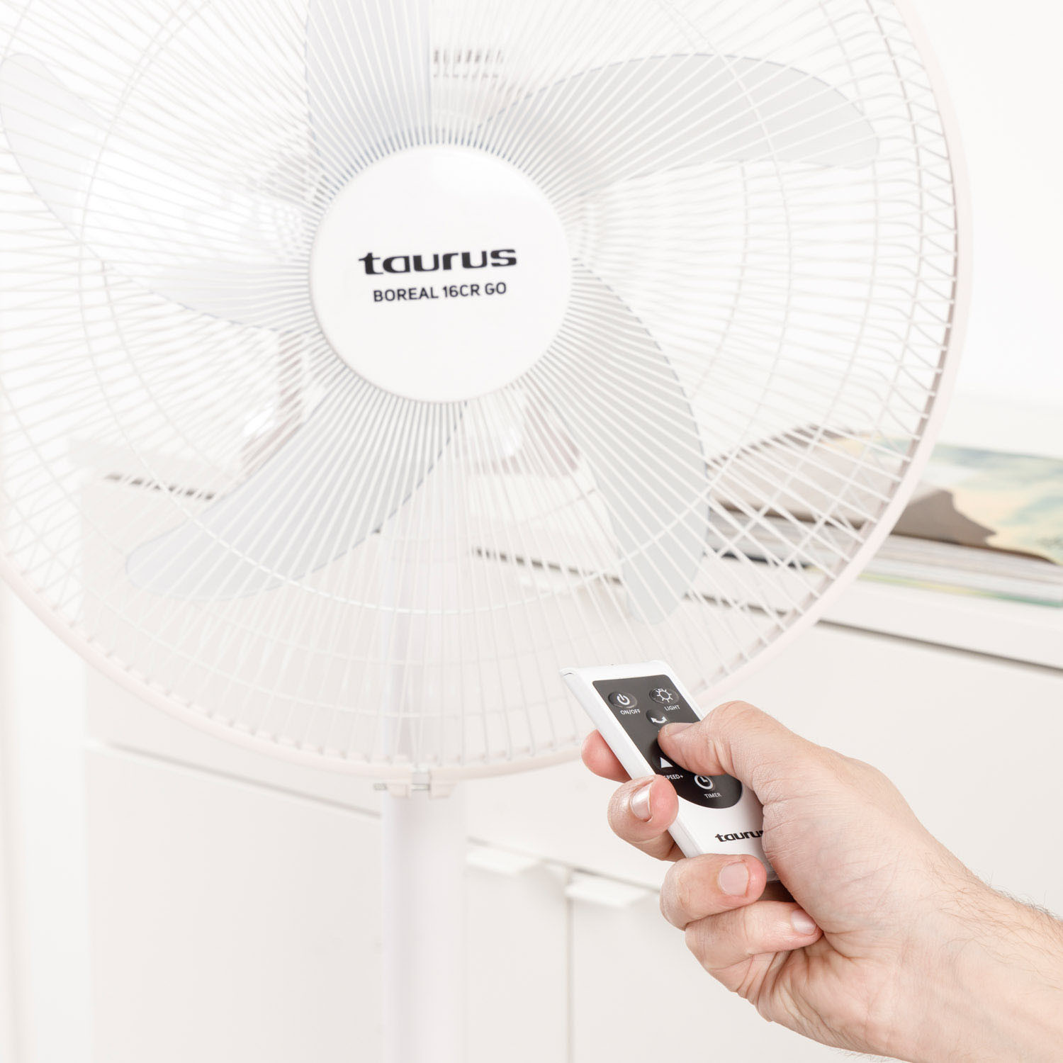 TAURUS Stand Fan 40cm Boreal 16 CR Go Rechargeable
