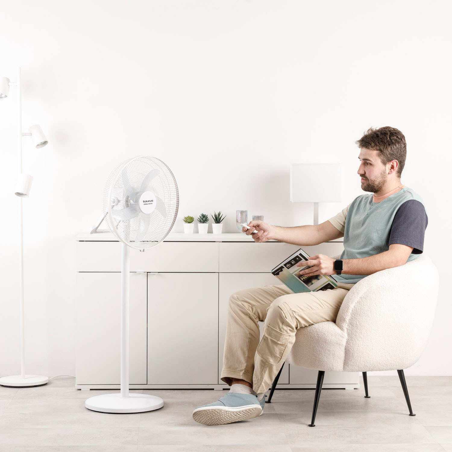 TAURUS Stand Fan 40cm Boreal 16 CR Go Rechargeable