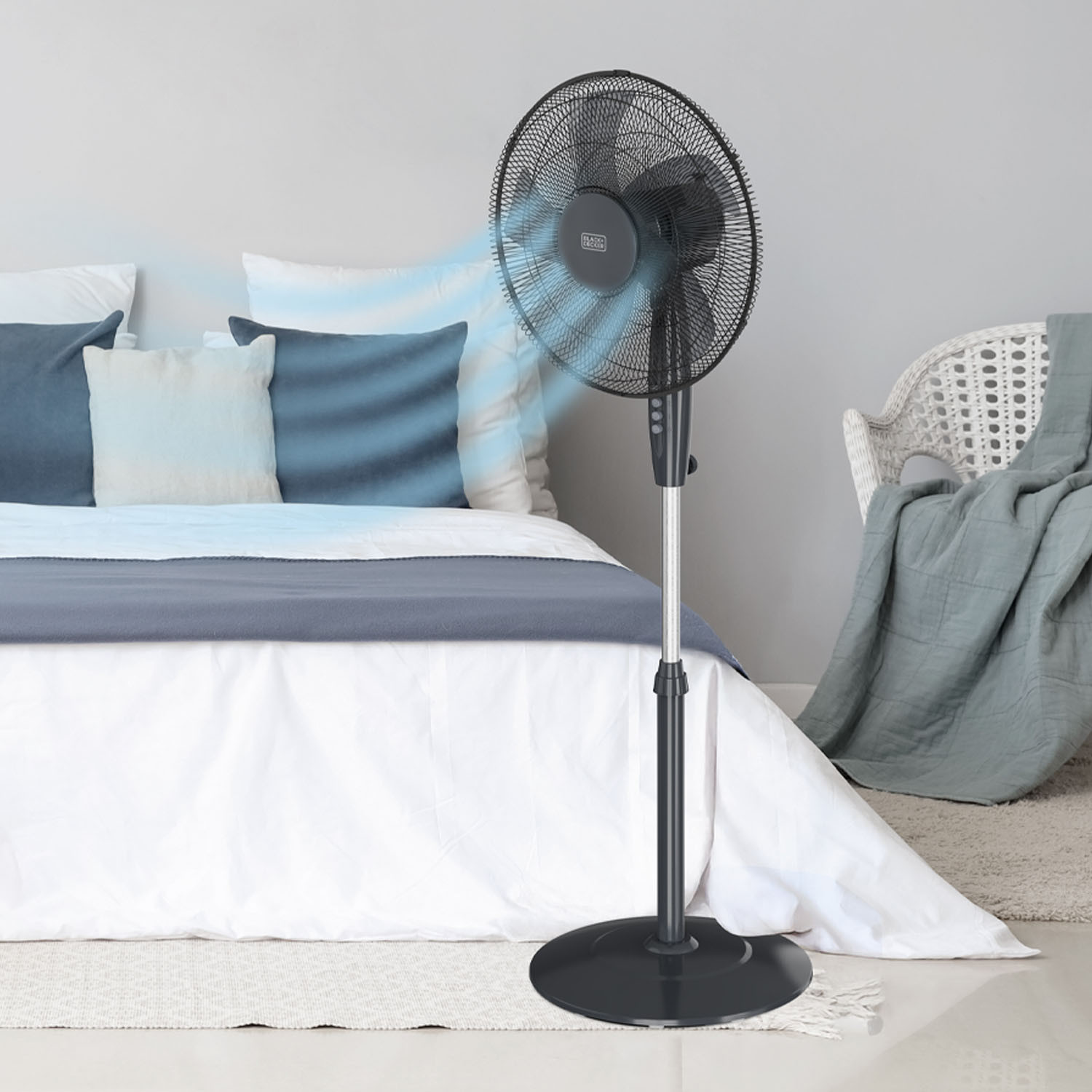 BLACK+DECKER Pedestal Fan 40 Cm 45W Black