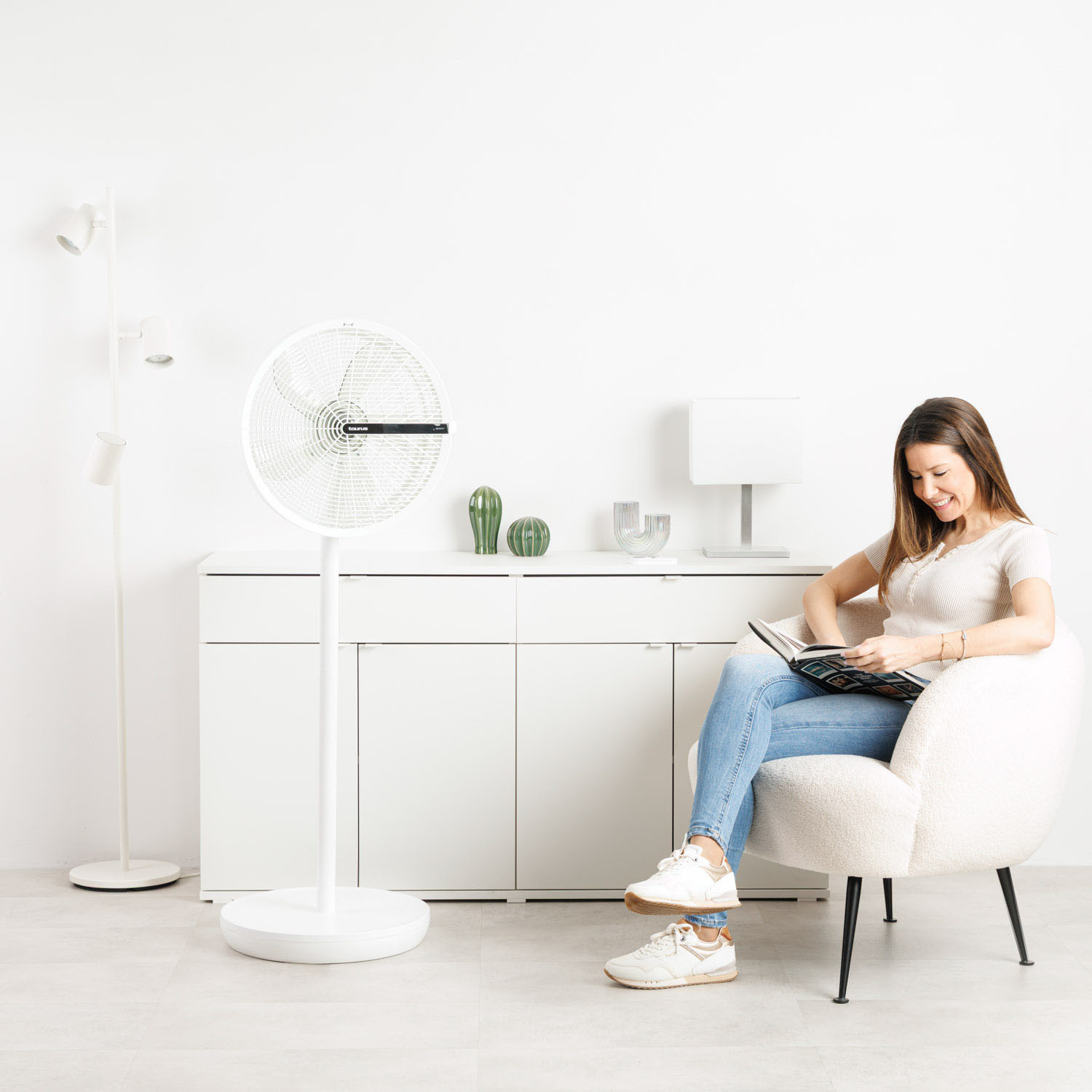 TAURUS Pedistal Fan Ice Brise XL-Compact Rechargeable