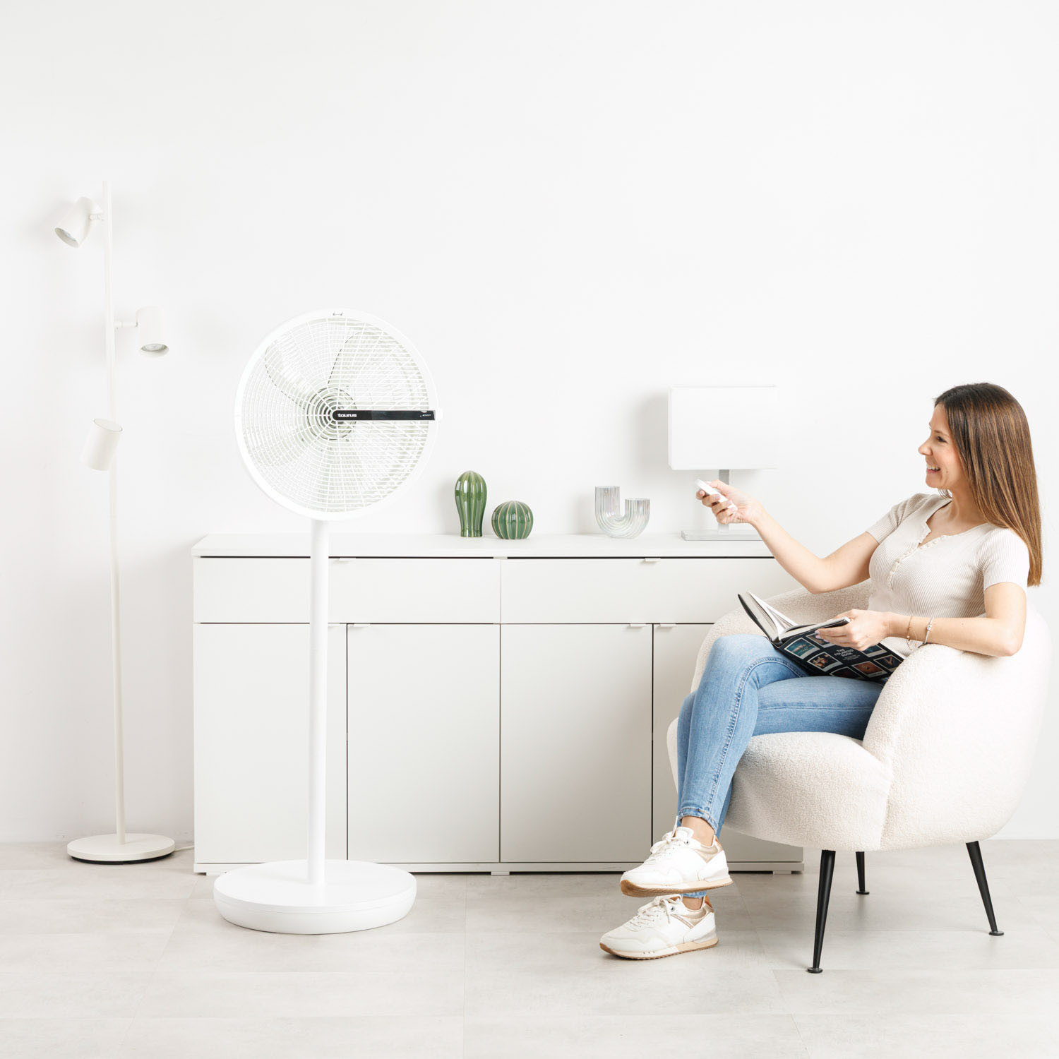 TAURUS Pedistal Fan Ice Brise XL-Compact Rechargeable