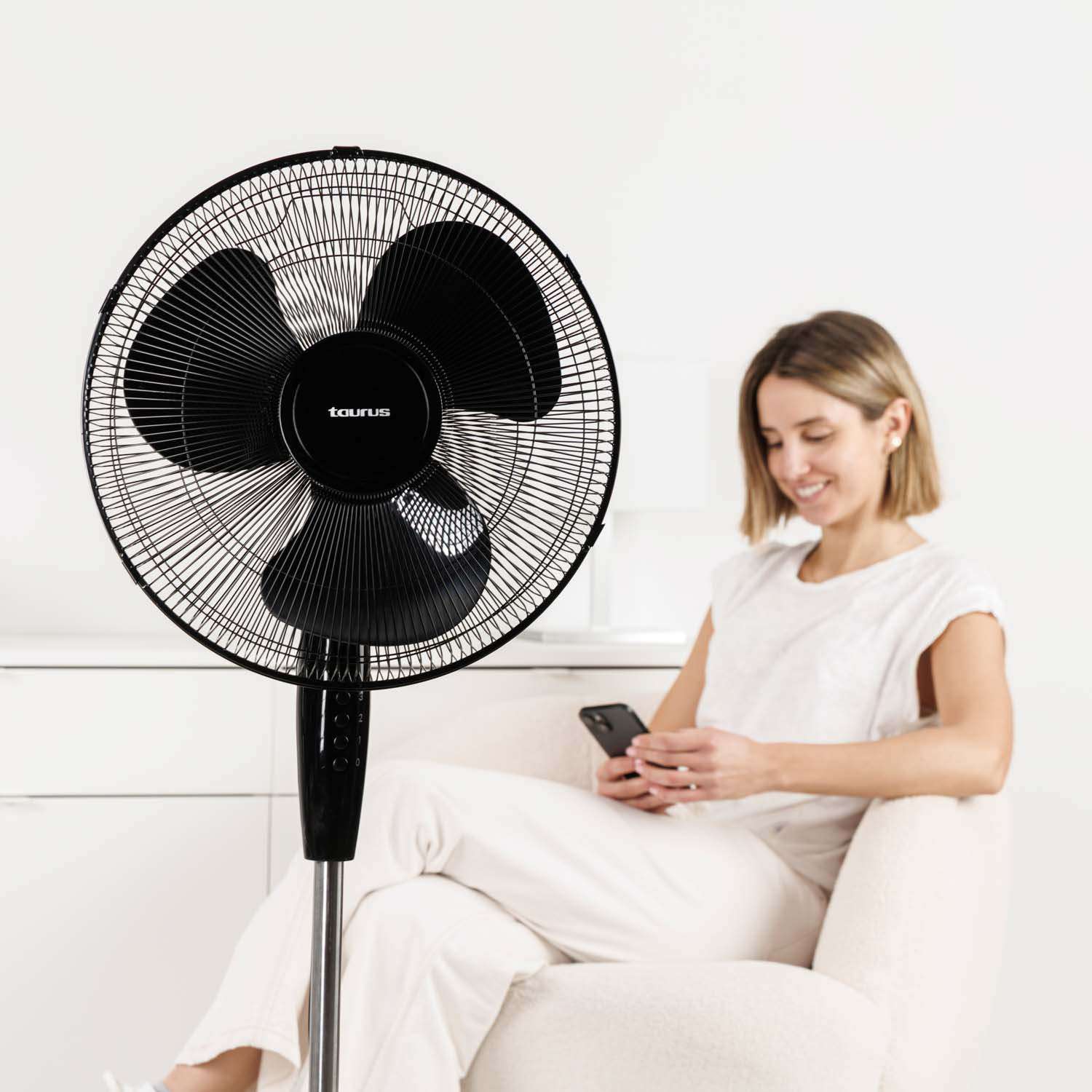 TAURUS Fan 40cm Pedistal Greco 16 CR Elegance Black