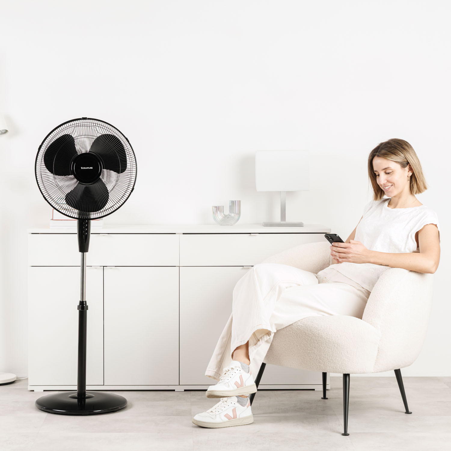 TAURUS Fan 40cm Pedistal Greco 16 CR Elegance Black