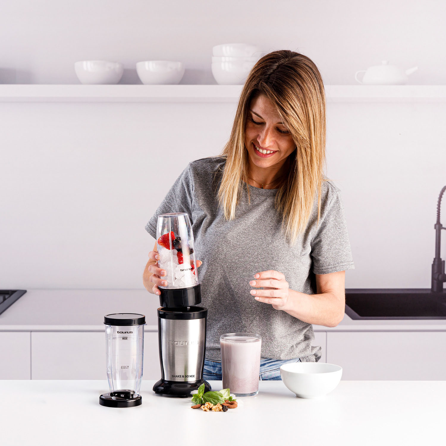 TAURUS Smoothie Blender SHAKE & GO MIX