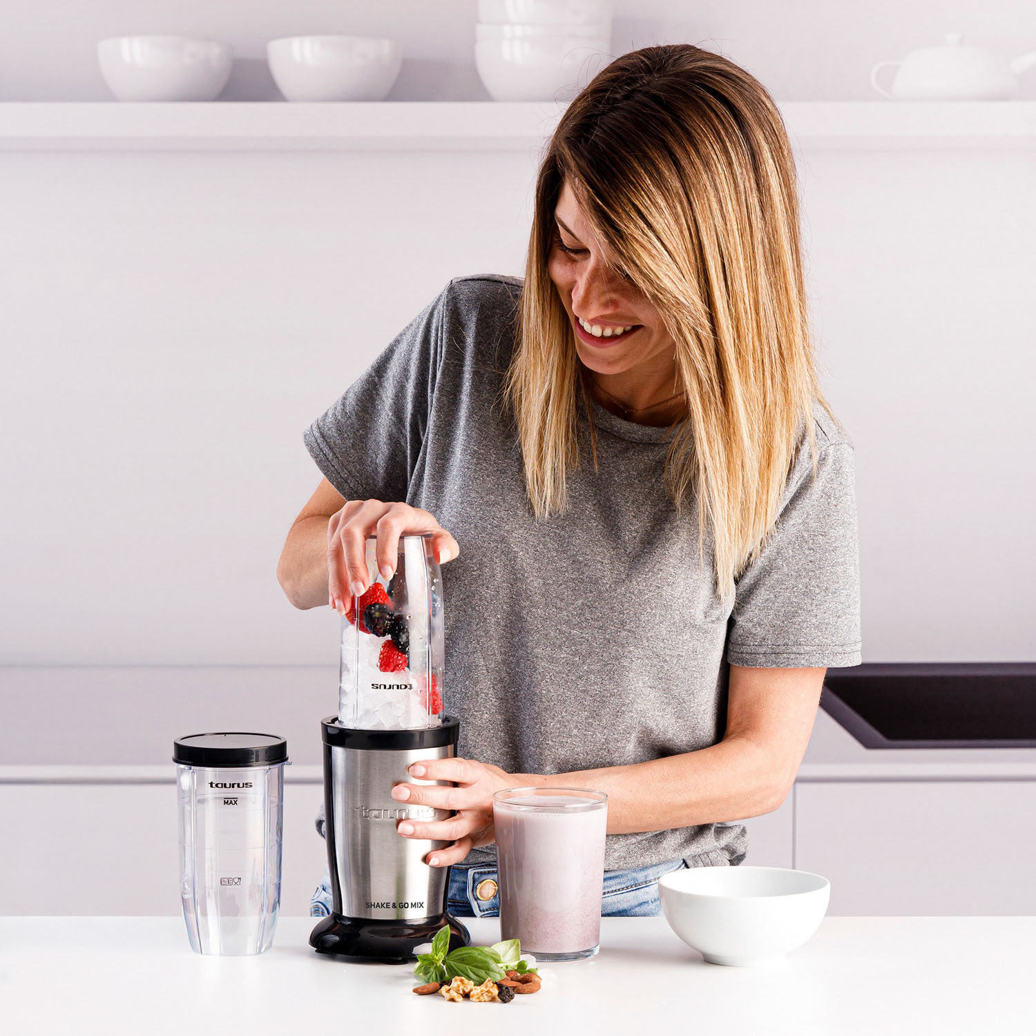 TAURUS Smoothie Blender SHAKE & GO MIX