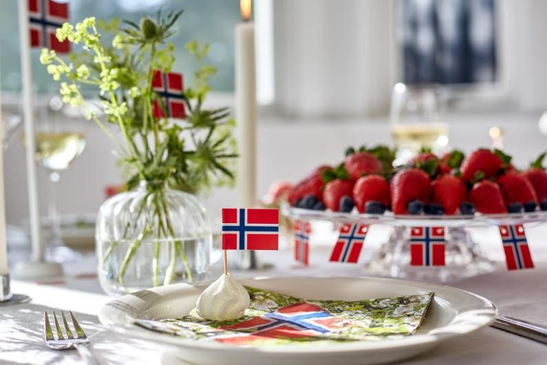 Serviett 17.Maiflagg 3L 33X33Cm (20 stk)