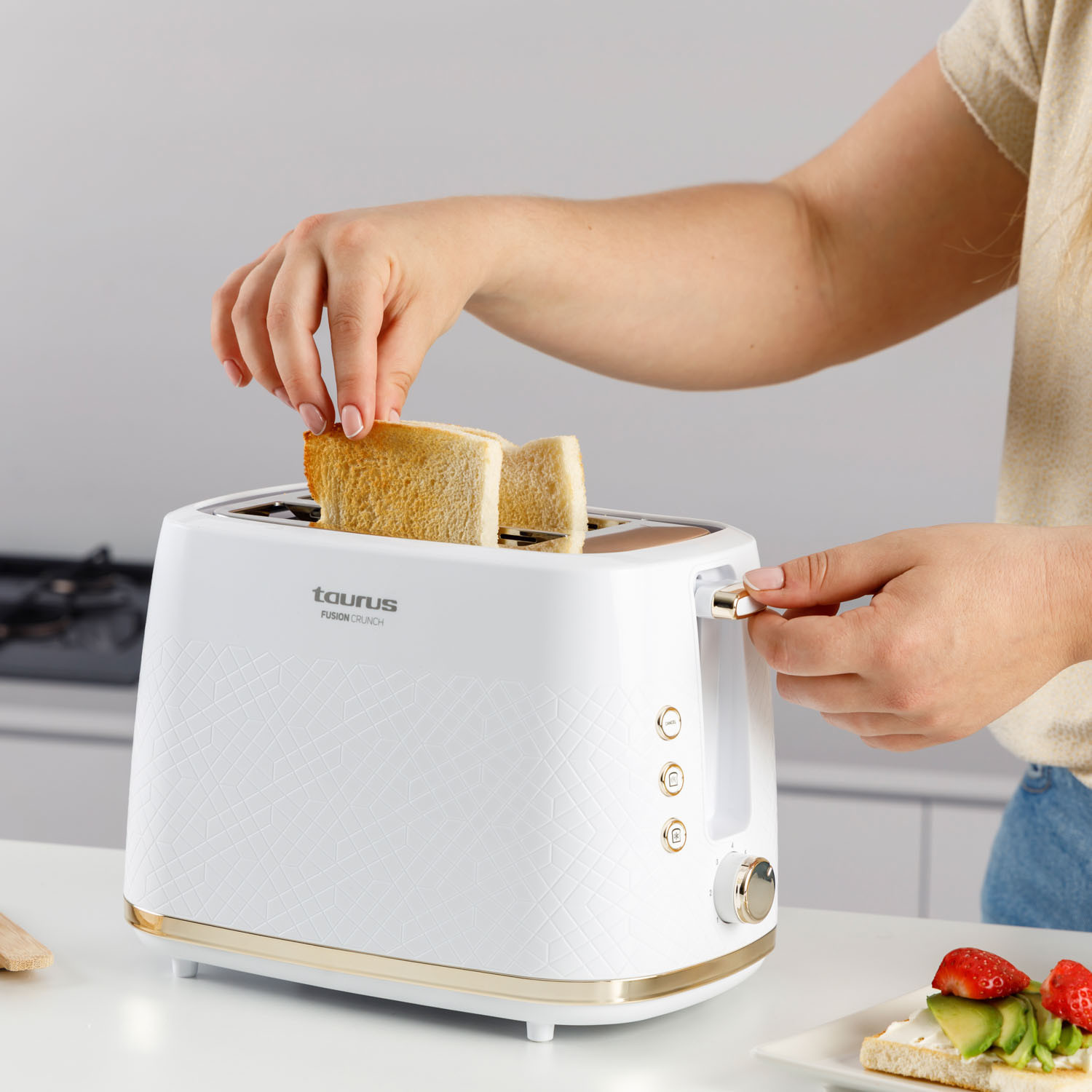 TAURUS Toaster Long Slot Fusion Crunch White