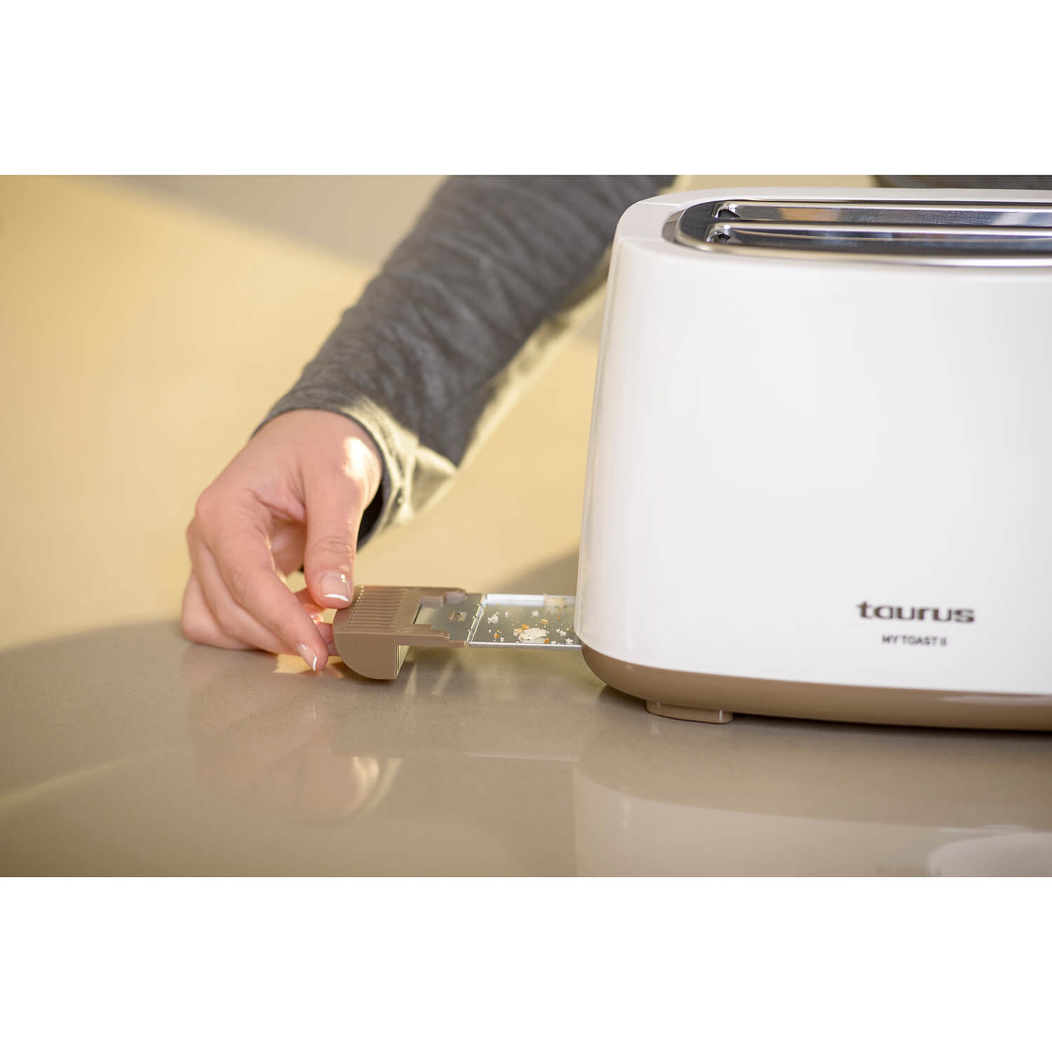 TAURUS Toaster Two Slot 750W White