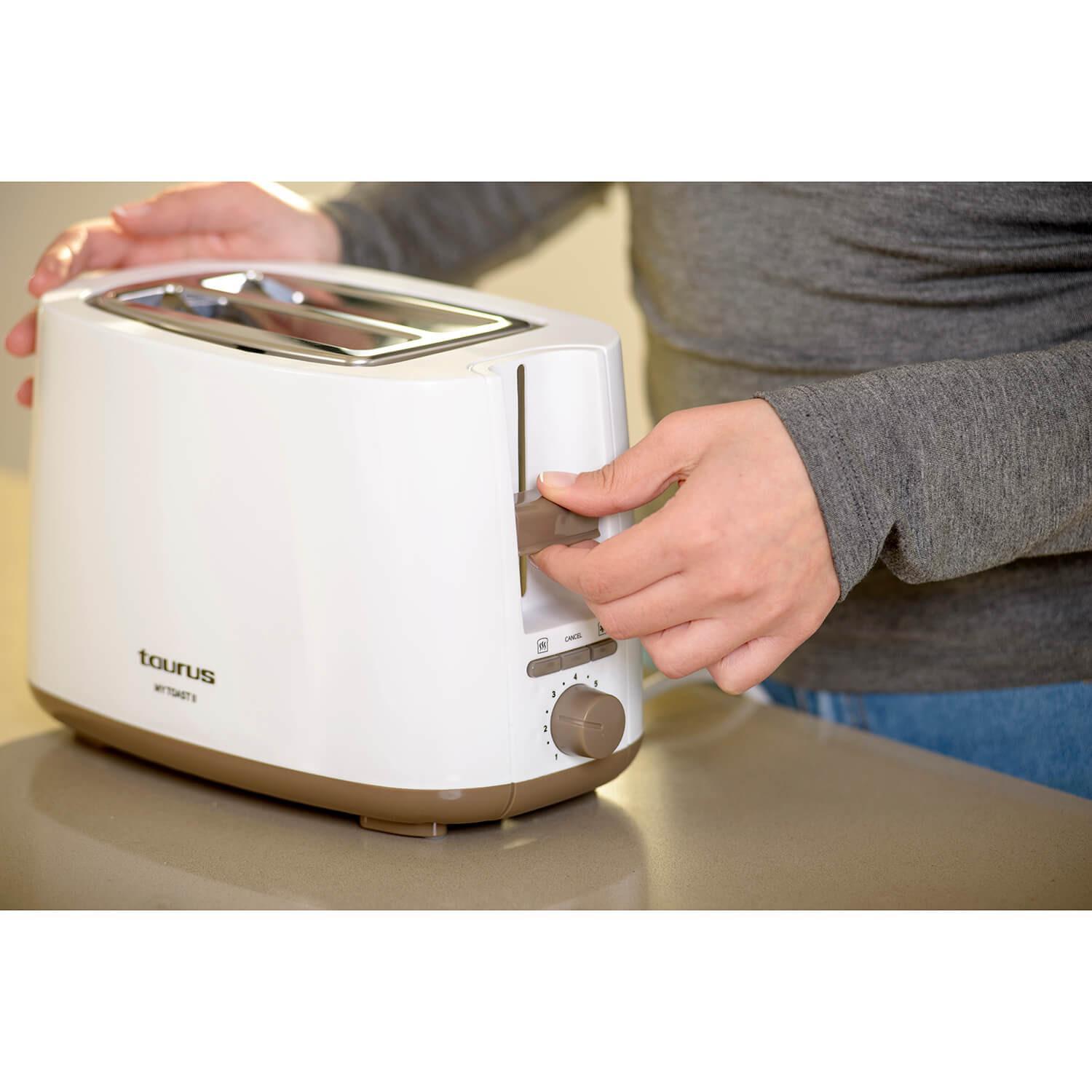 TAURUS Toaster Two Slot 750W White
